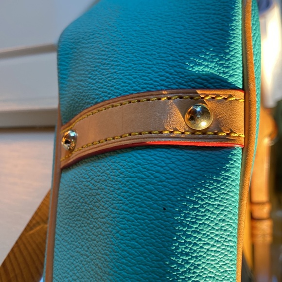 Dooney & Bourne 1975 stamped handbag. - Picture 4 of 7